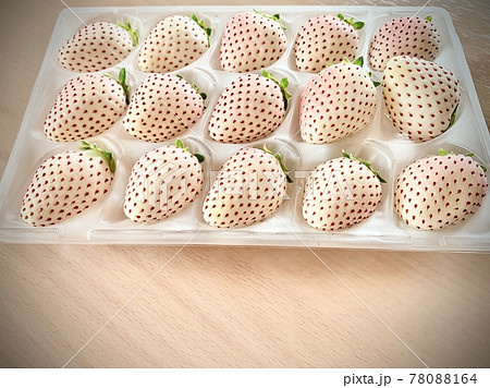 白いちご　写真素材 78088164
