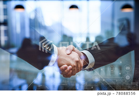 スーツスタイルのビジネスパーソン スーツスタイルのビジネスパーソン 78088556