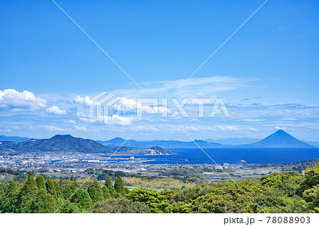 【耳取峠展望所より開聞岳】 鹿児島県南さつま市坊津町坊 【耳取峠展望所より開聞岳】 鹿児島県南さつま市坊津町坊 78088903