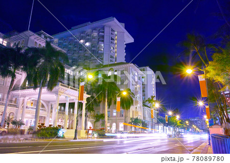 ハワイ ワイキキのカラカウア通りの夜景 ハワイ ワイキキのカラカウア通りの夜景 78089780