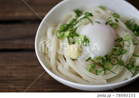 冷やし温玉ぶっかけうどん 冷やし温玉ぶっかけうどん 78093153