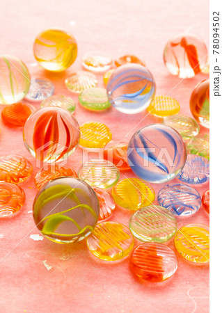 ビー玉とおはじき 78094502