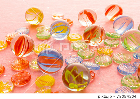 ビー玉とおはじき 78094504