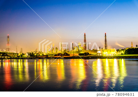 石津漁港からみた工場夜景 78094631