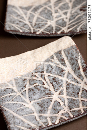 和風の角皿 78095178