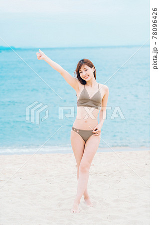 水着姿の女性の写真素材