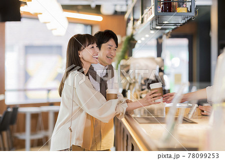 ミドル夫婦 カフェ 78099253