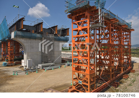 自動車専用道路の工事風景　東播磨南北道路 78100746