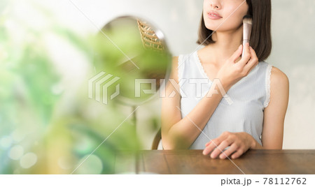 女性の美容シーン 女性の美容シーン 78112762