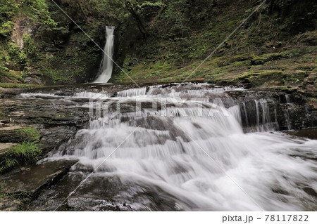 新緑の赤目四十八滝 78117822