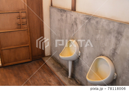 安アパートの共同便所 安アパートの共同便所 78118006