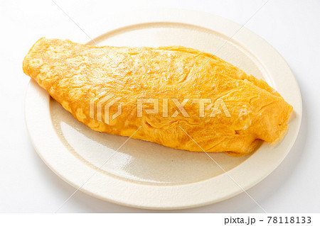 家庭的なオムライス。(白バック) 78118133