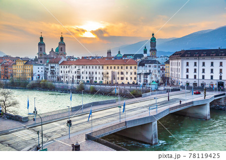 View of morning sunrise over the famous old town of Innsbruck, Ausria in one quite spring morning View of morning sunrise over the famous old town of Innsbruck, Ausria in one quite spring morning 78119425
