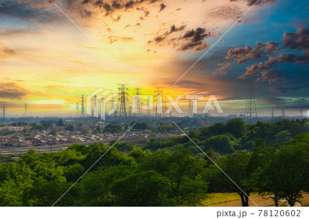 首都圏への送電線が連なる、電源群馬の風景 78120602