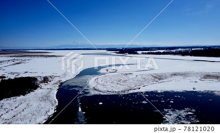 網走の冬の濤沸湖と斜里岳 網走の冬の濤沸湖と斜里岳 78121020