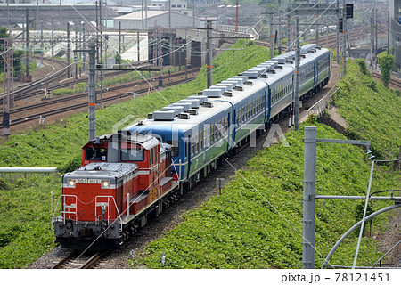 北方貨物線を行くDD511183ハンドル訓練列車 78121451