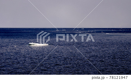 冬のオホーツク海 78121947