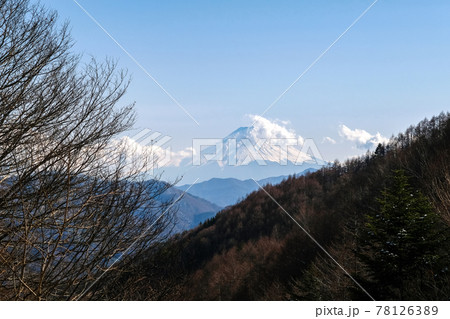 山梨県甲州市 柳沢峠から見る富士山 山梨県甲州市 柳沢峠から見る富士山 78126389