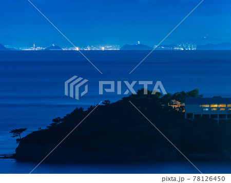対馬　韓国展望台からの風景　鰐浦と海栗島越しの韓国 78126450