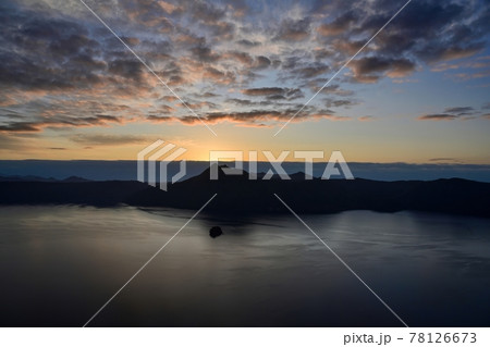 夜明け直前の摩周湖の情景＠北海道 78126673