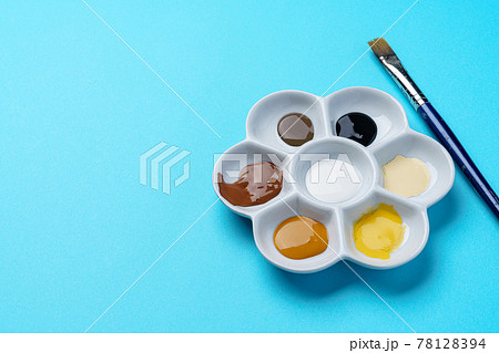 梅皿の絵の具と筆 梅皿の絵の具と筆 78128394