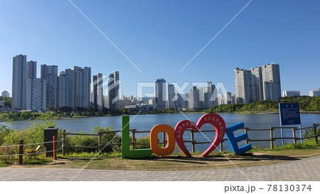 韓国 水原市カンギョ湖水の風景 韓国 水原市カンギョ湖水の風景 78130374