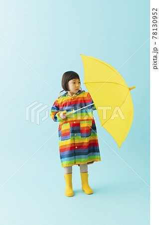 傘をさす女の子のポートレート 傘をさす女の子のポートレート 78130952