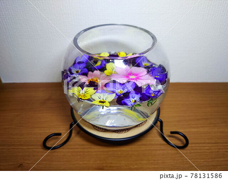 浮かせ花4の写真素材