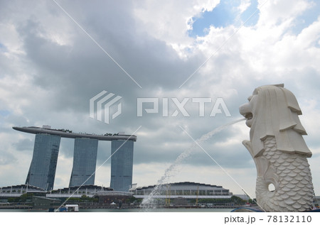 ≪シンガポール≫マーライオンとマリーナ・ベイ・サンズ ≪シンガポール≫マーライオンとマリーナ・ベイ・サンズ 78132110