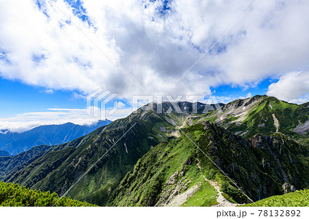 前剱中腹から見た立山の広大な山脈 前剱中腹から見た立山の広大な山脈 78132892