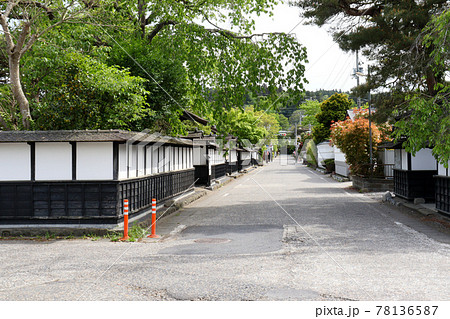 登米町武家屋敷通り　古い町並み　（宮城県登米市登米町寺池桜小路） 78136587