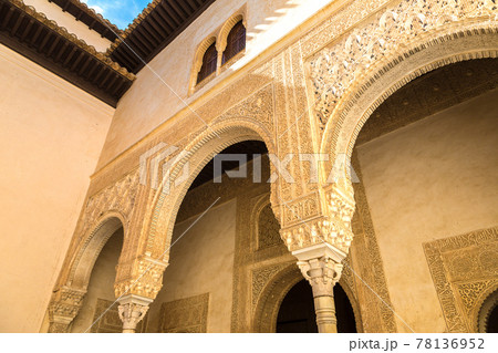 Decorated facade in Alhambra palace 78136952