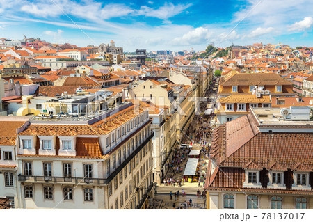 Panoramic view of Lisbon 78137017