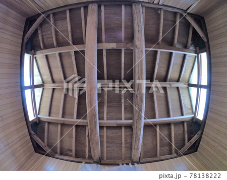 伯母子岳の避難小屋内部 78138222