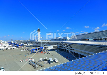 【愛知県】快晴下の中部国際空港（セントレア） 78140561