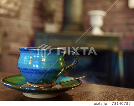 陶器と暖炉　coffee shop cafe 78140789