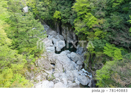 愛媛県久万高原町　八釜の甌穴群 78140883