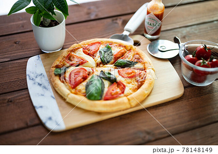 手作りマルゲリータピザ 手作りマルゲリータピザ 78148149