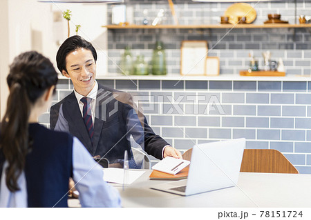 ビジネスマン　打ち合わせ　商談 78151724