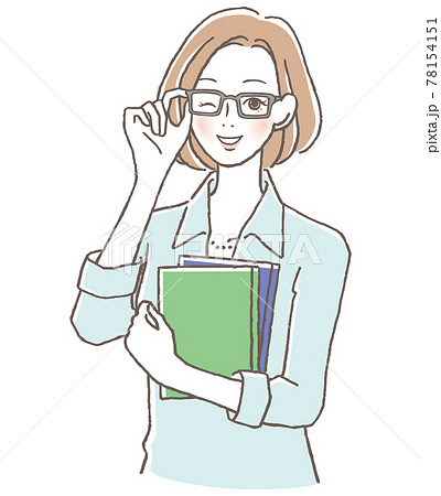 本を持つメガネをかけた女性 78154151