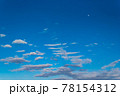 青空に浮かぶ雲（春） 78154312