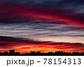 朝日、夕日に染まる雲 78154313