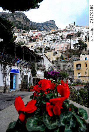 アマルフィ海岸・ポジターノの風景1 アマルフィ海岸・ポジターノの風景1 78170169