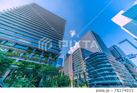 日本の東京都市景観 京橋の交差点からオフィスビルなどを望む 日本の東京都市景観 京橋の交差点からオフィスビルなどを望む 78174015