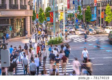 日本の東京都市景観 重症者（全国）1304人で過去最多。銀座には多くの人出…＝5月23日 78174019