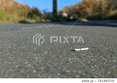 タバコのポイ捨てイメージ 78188359