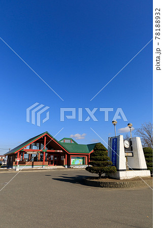 北海道_日高本線鵡川駅の風景 78188932