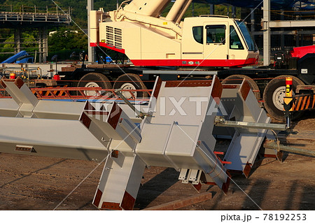 建設現場のクレーン 建設現場のクレーン 78192253