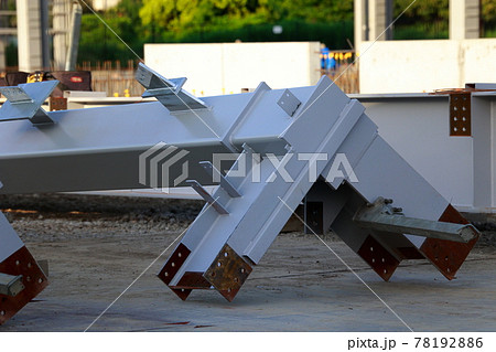 鉄骨の組立作業 78192886