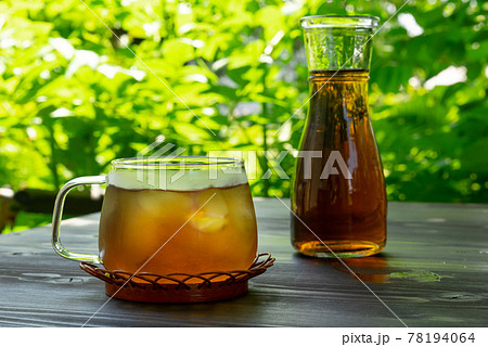 麦茶　冷たい 78194064